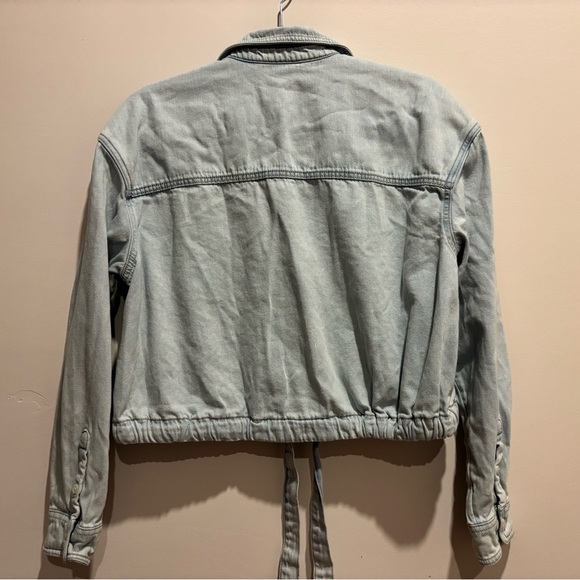 Universal Thread Light Wash Jean Jacket - Picture 2 of 5